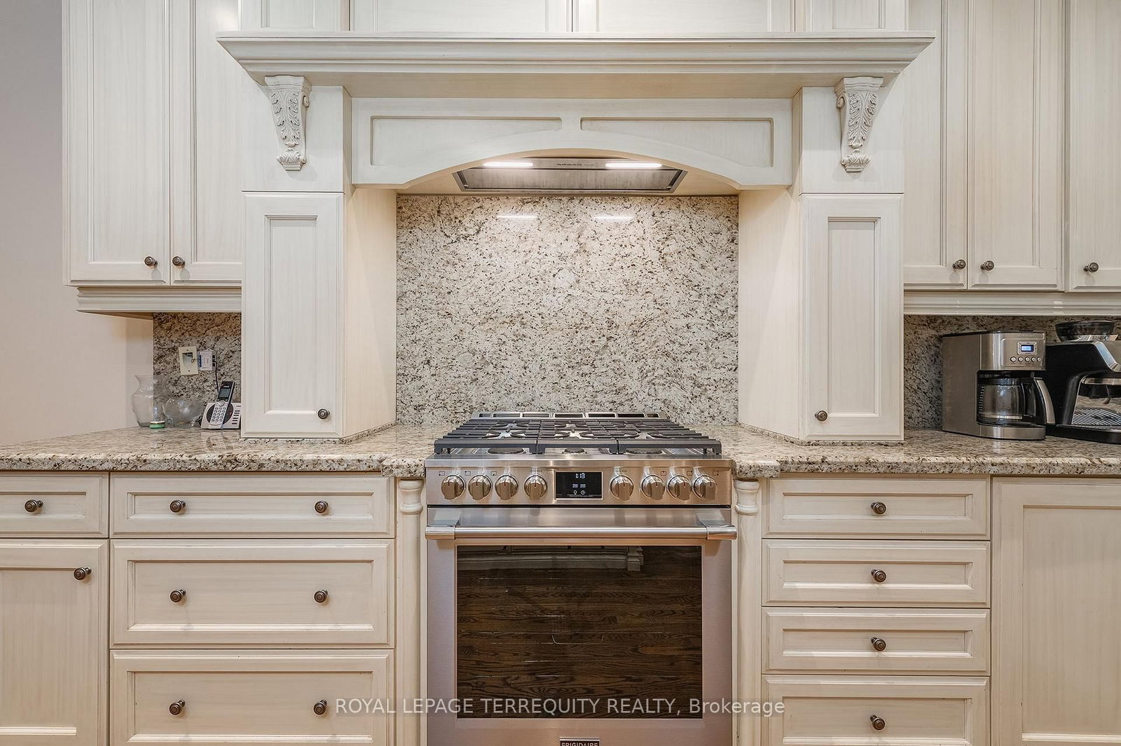 329 Walmer Road • Toronto, ON photo 13