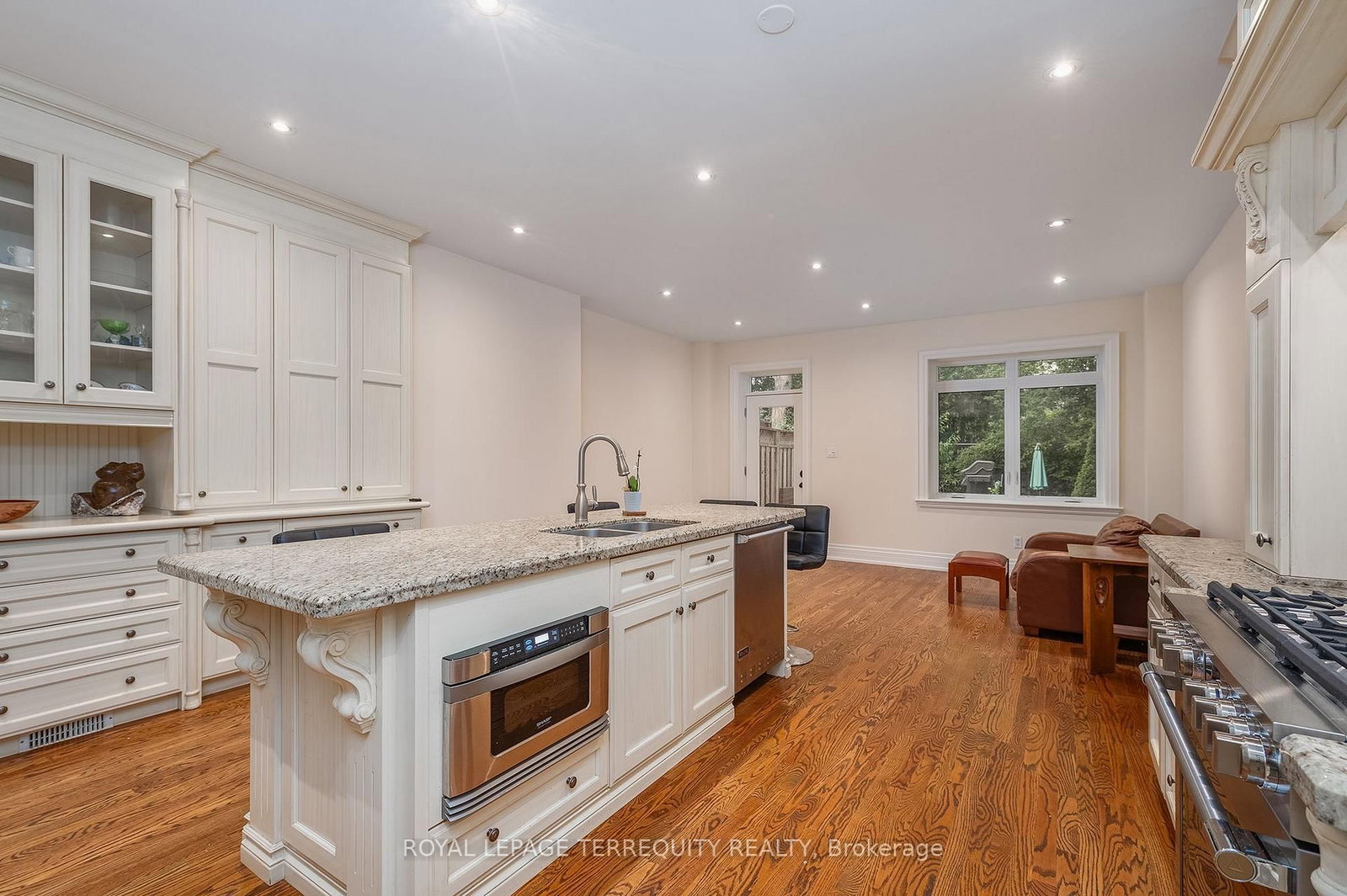 329 Walmer Road • Toronto, ON photo 14
