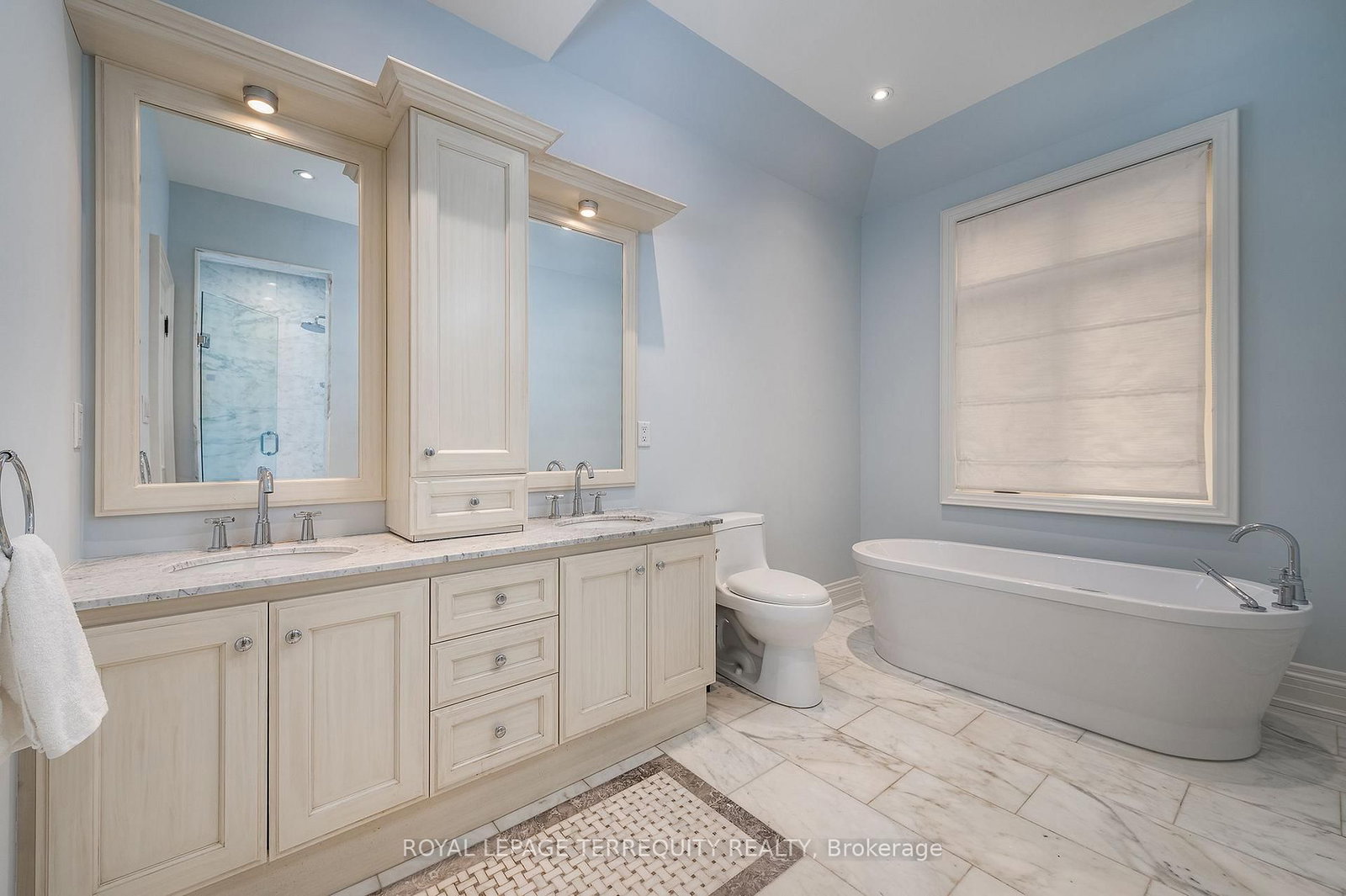 329 Walmer Road • Toronto, ON photo 24