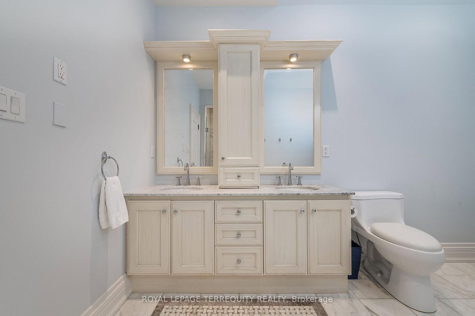 329 Walmer Road • Toronto, ON photo 25