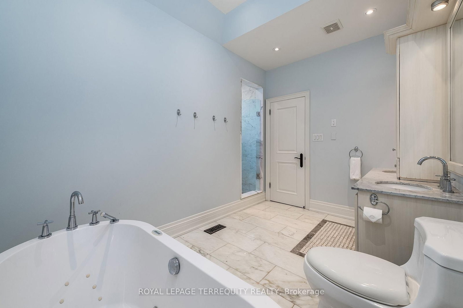 329 Walmer Road • Toronto, ON photo 26