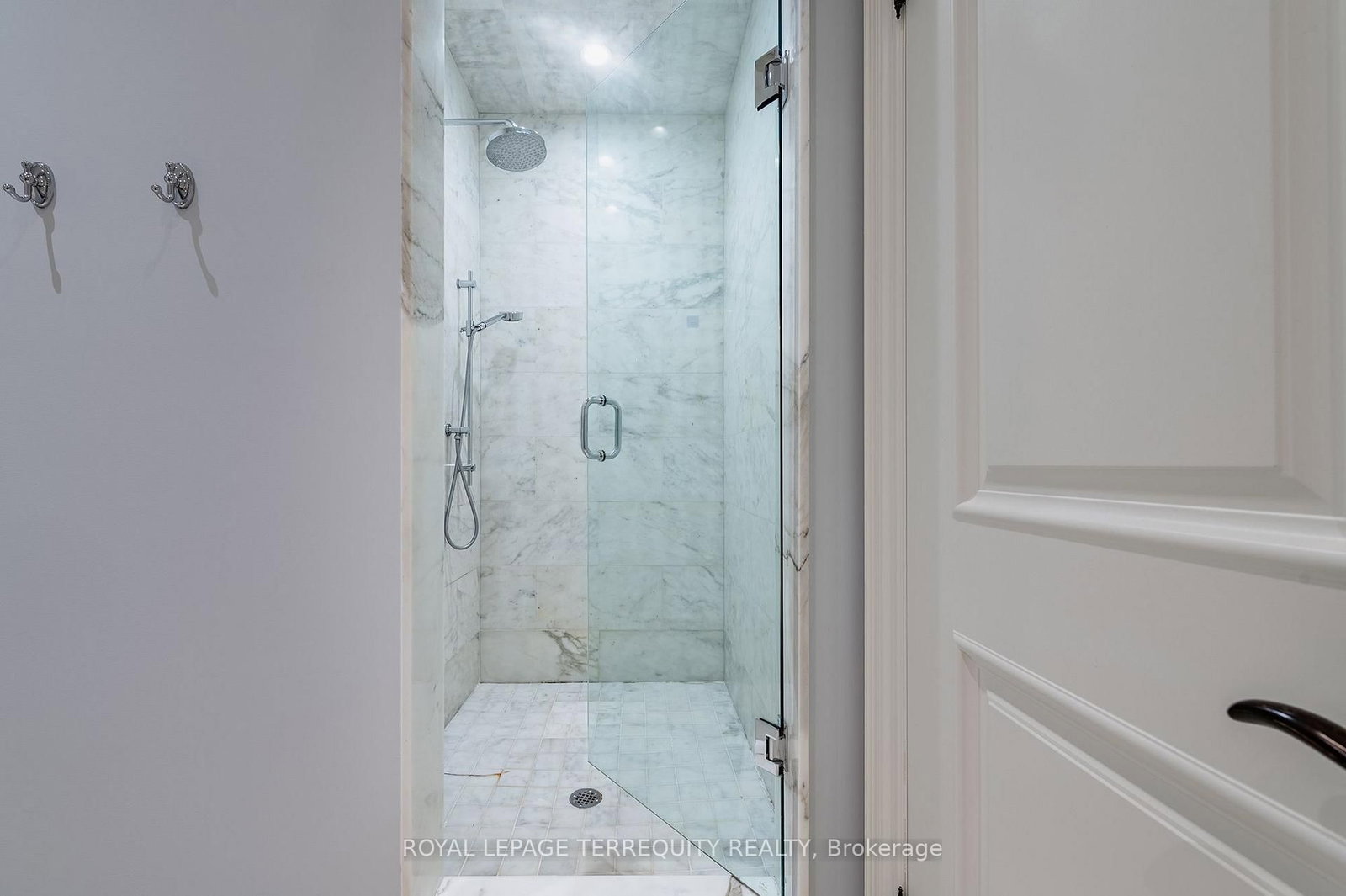 329 Walmer Road • Toronto, ON photo 27