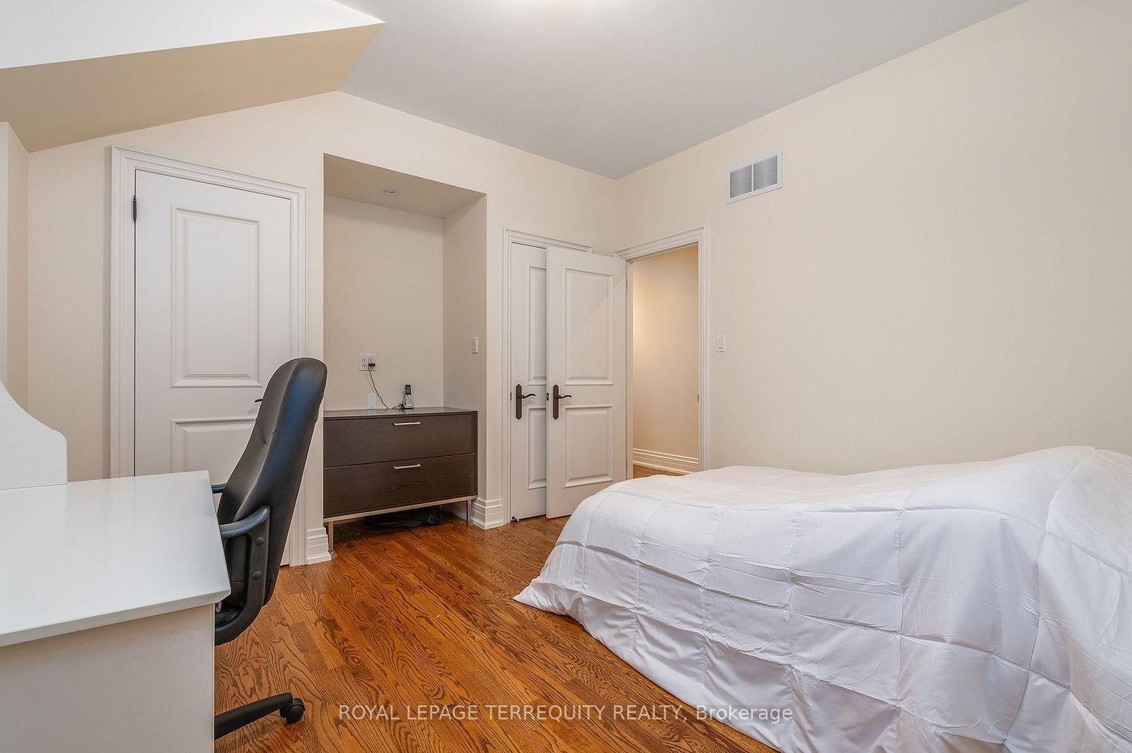 329 Walmer Road • Toronto, ON photo 30