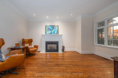 329 Walmer Road • Toronto, ON photo 5