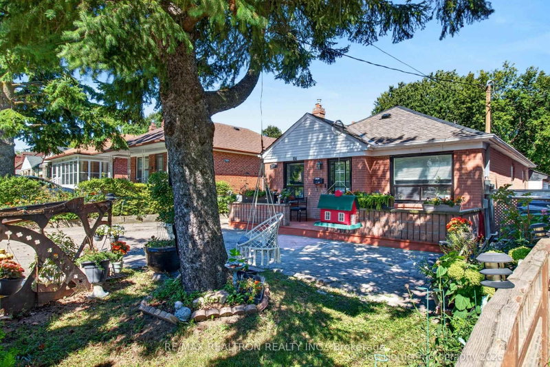 84 Ranee Avenue