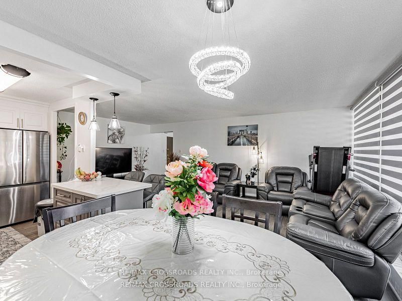 20 Sunrise Avenue • #111 • Toronto, ON photo 12
