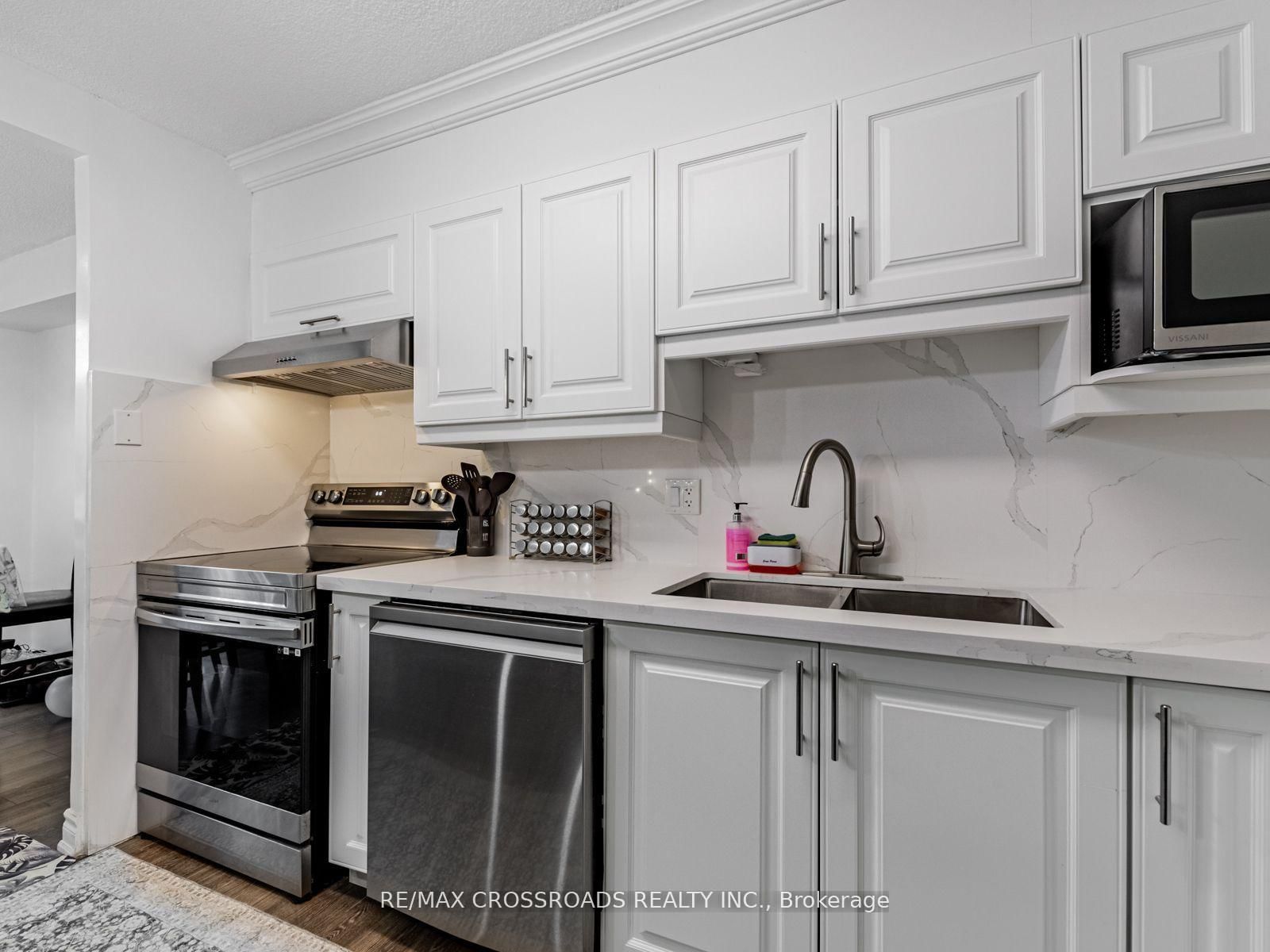 20 Sunrise Avenue • #111 • Toronto, ON photo 23
