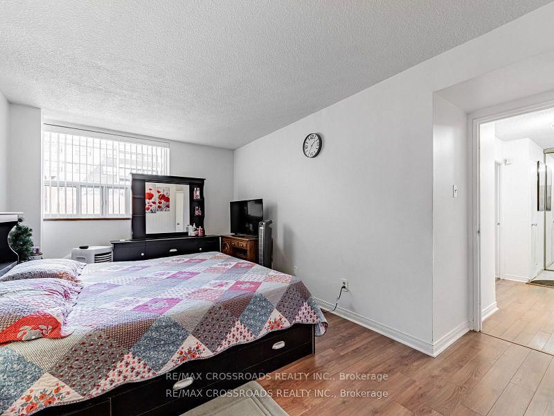 20 Sunrise Avenue • #111 • Toronto, ON photo 34