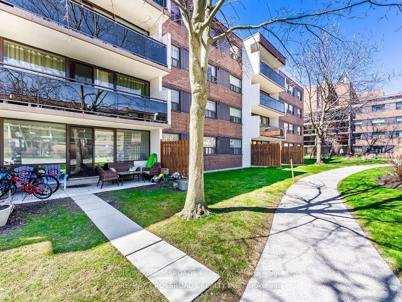 20 Sunrise Avenue • #111 • Toronto, ON photo 41