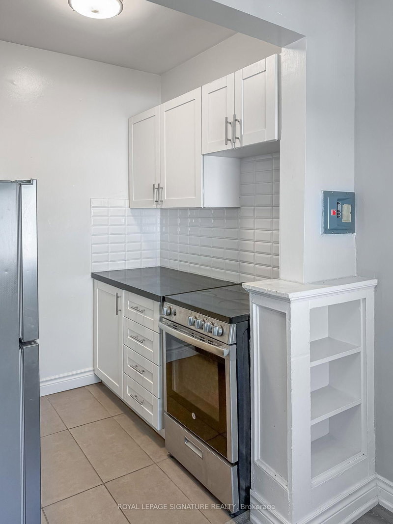 18 - 382 Dovercourt Road