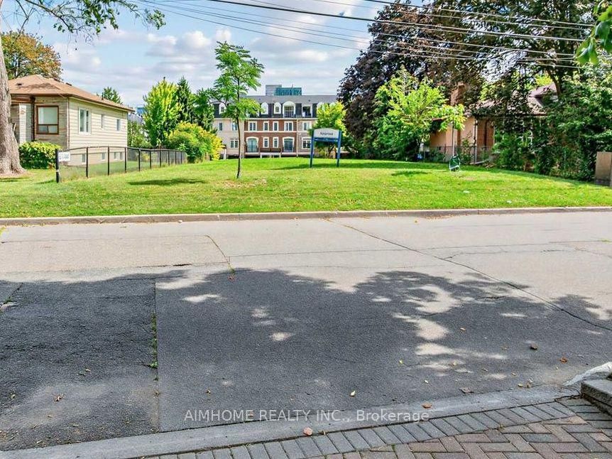 16 Carney Road • Toronto, ON photo 32