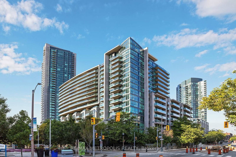 678 - 209 Fort York Boulevard