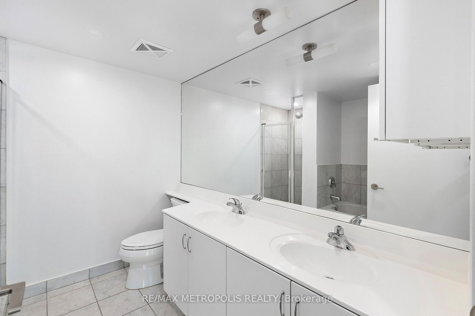 209 Fort York Boulevard • #678 • Toronto, ON photo 23