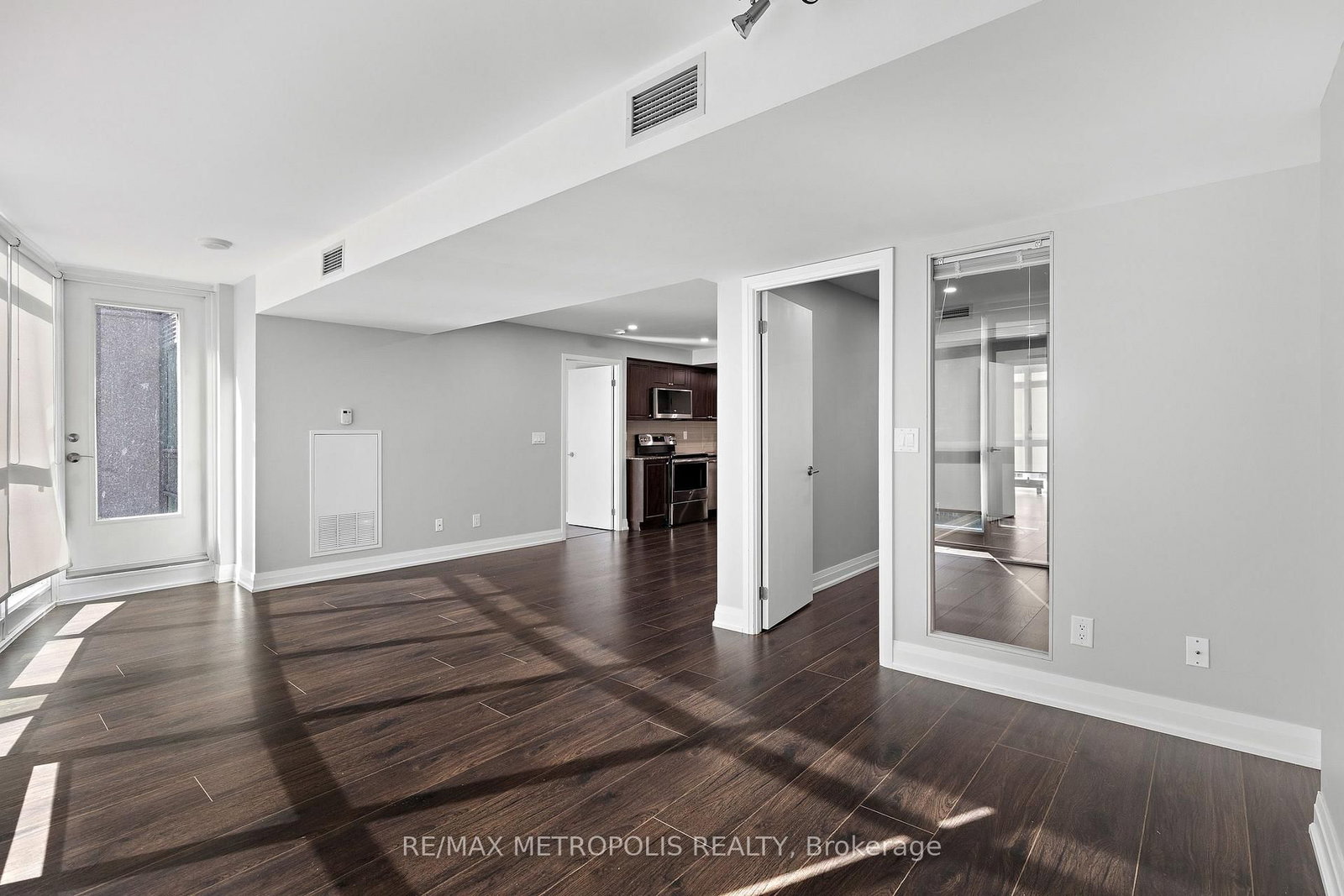 209 Fort York Boulevard • #678 • Toronto, ON photo 9