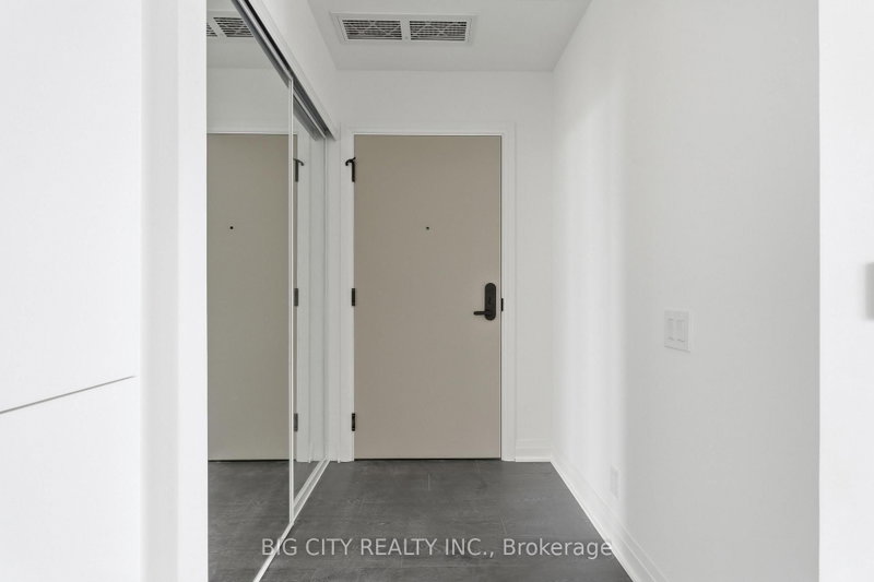 1005 - 25 Frederick Todd Way