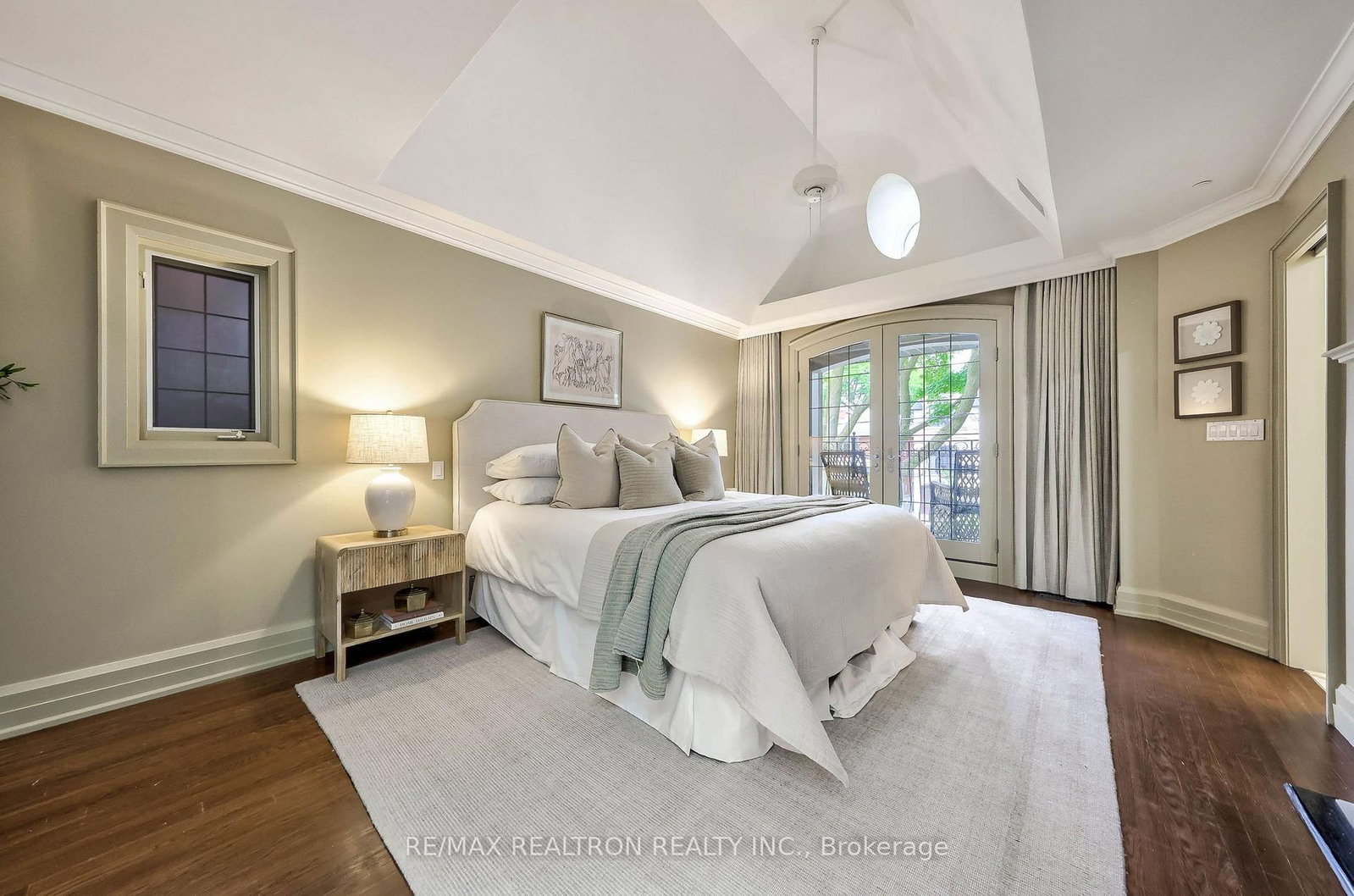 43 Joicey Boulevard • Toronto, ON photo 13