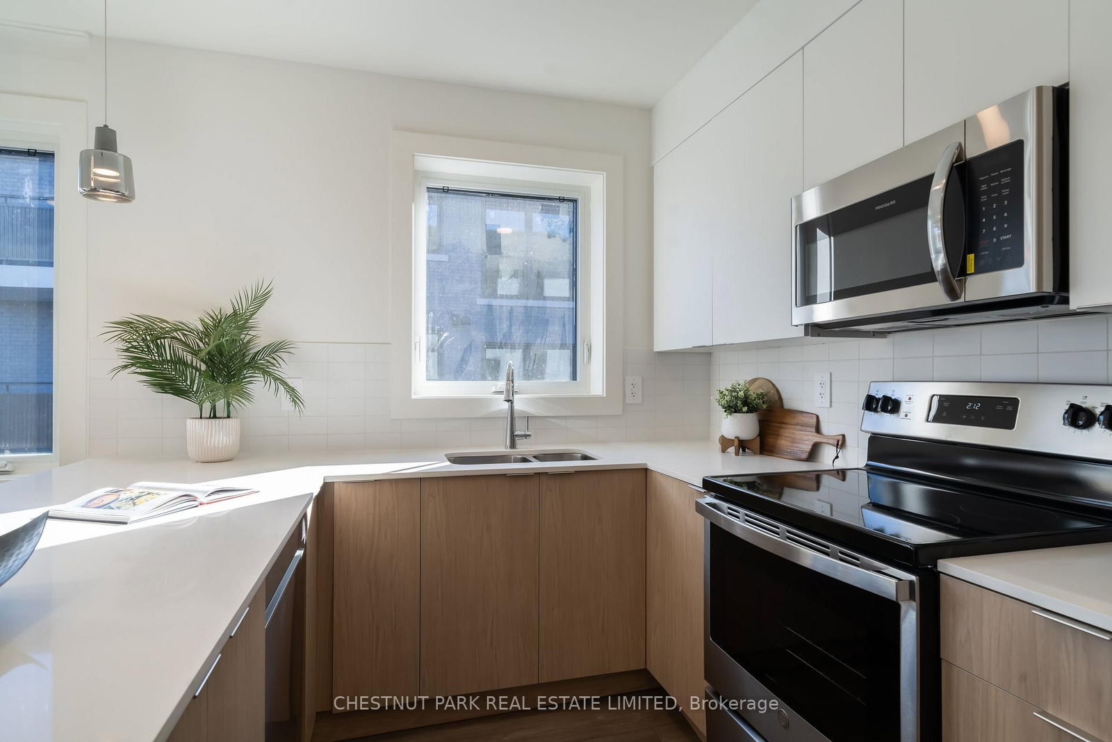 2 - 1492 Avenue Road, Toronto 5