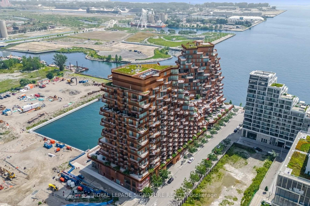 411 - 155 Merchant's Wharf Street W 2