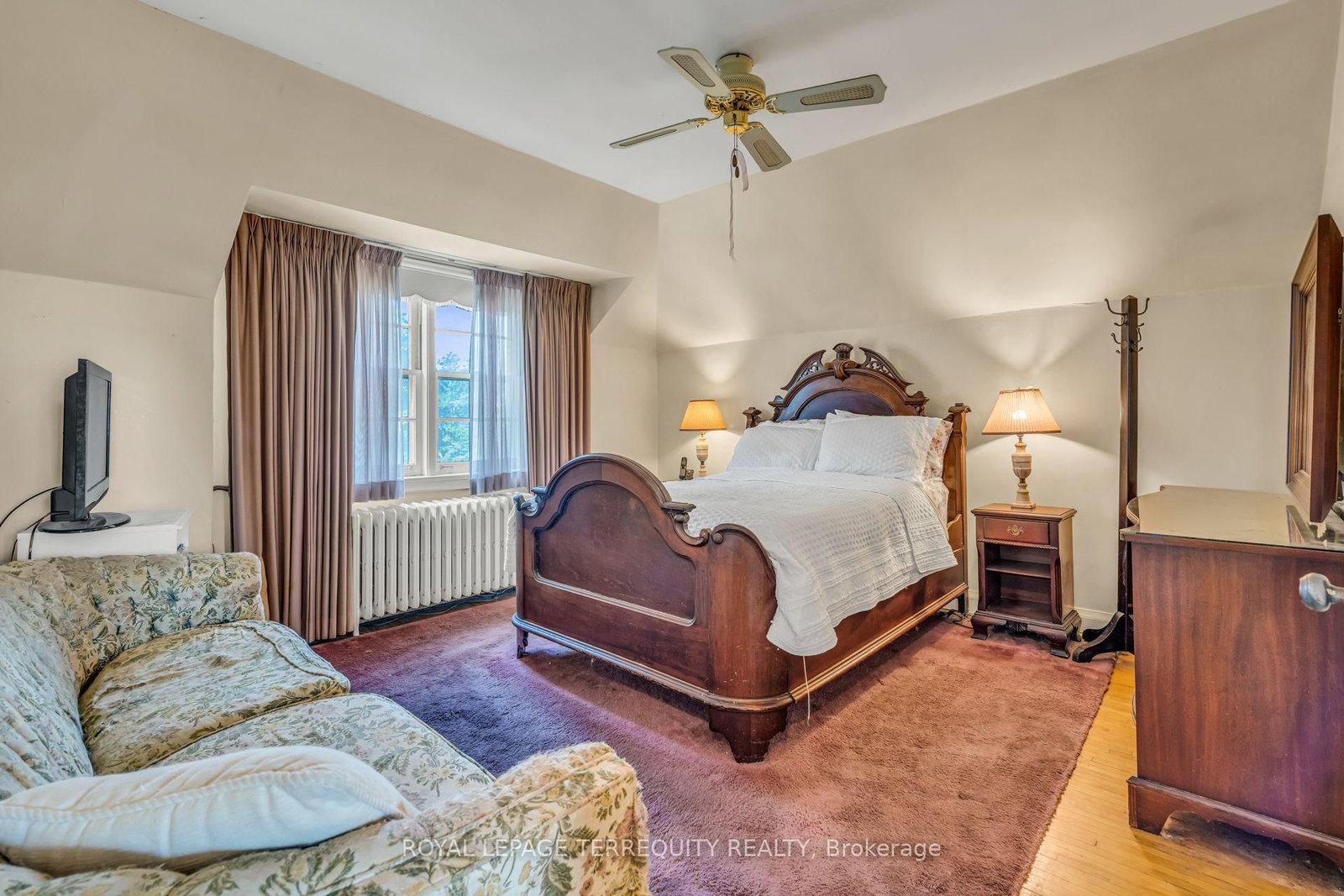 391 Sutherland Drive • Toronto, ON photo 17