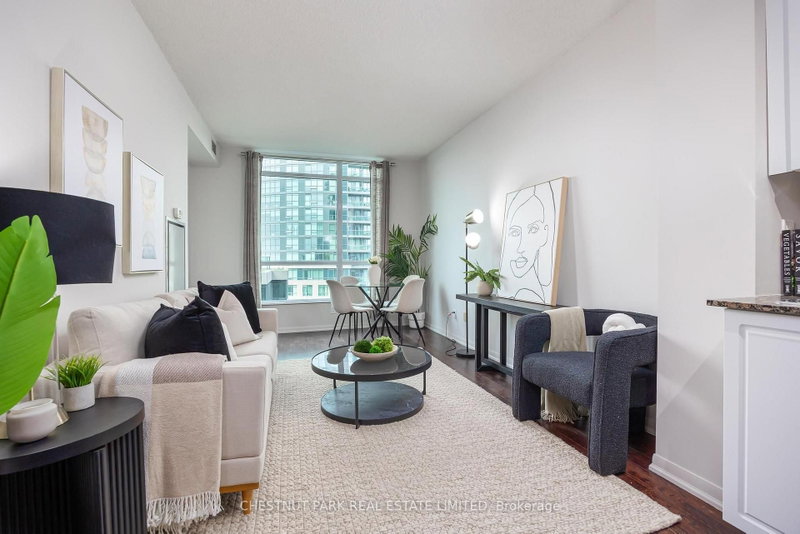 808 - 215 Fort York Boulevard