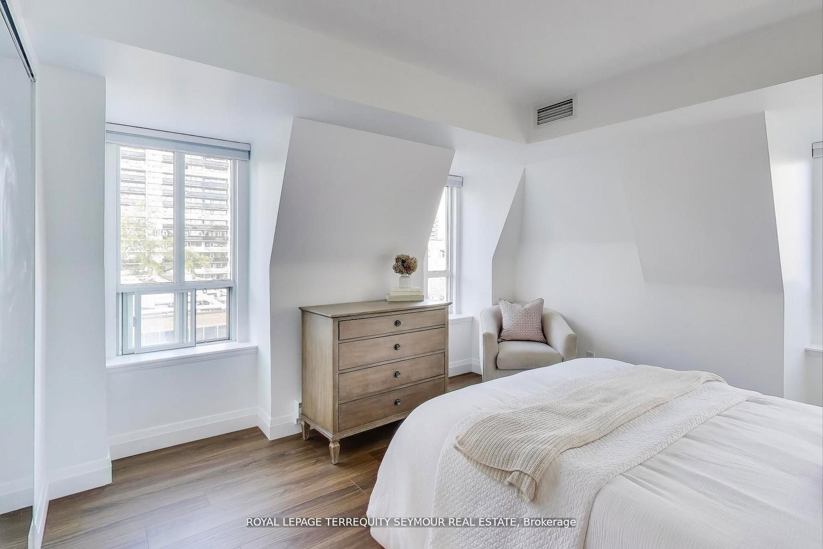 139 Merton Street • #448 • Toronto, ON photo 16