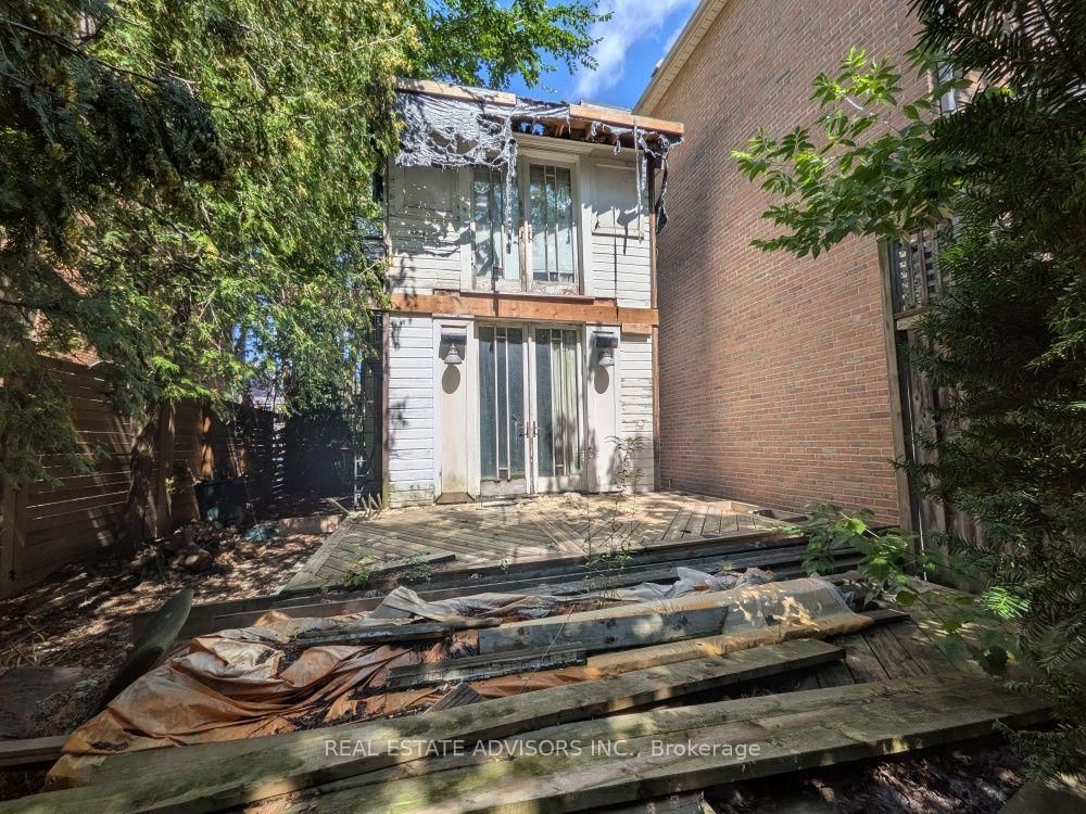 29 Thelma Avenue • Toronto, ON photo 9