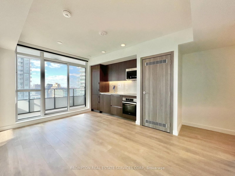 2007 - 38 Widmer Street
