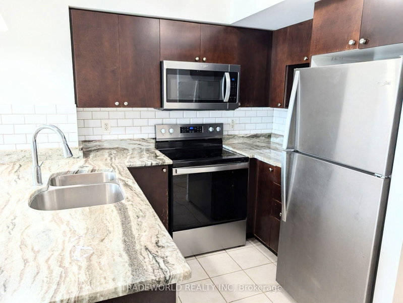 1207 - 18 Yonge Street