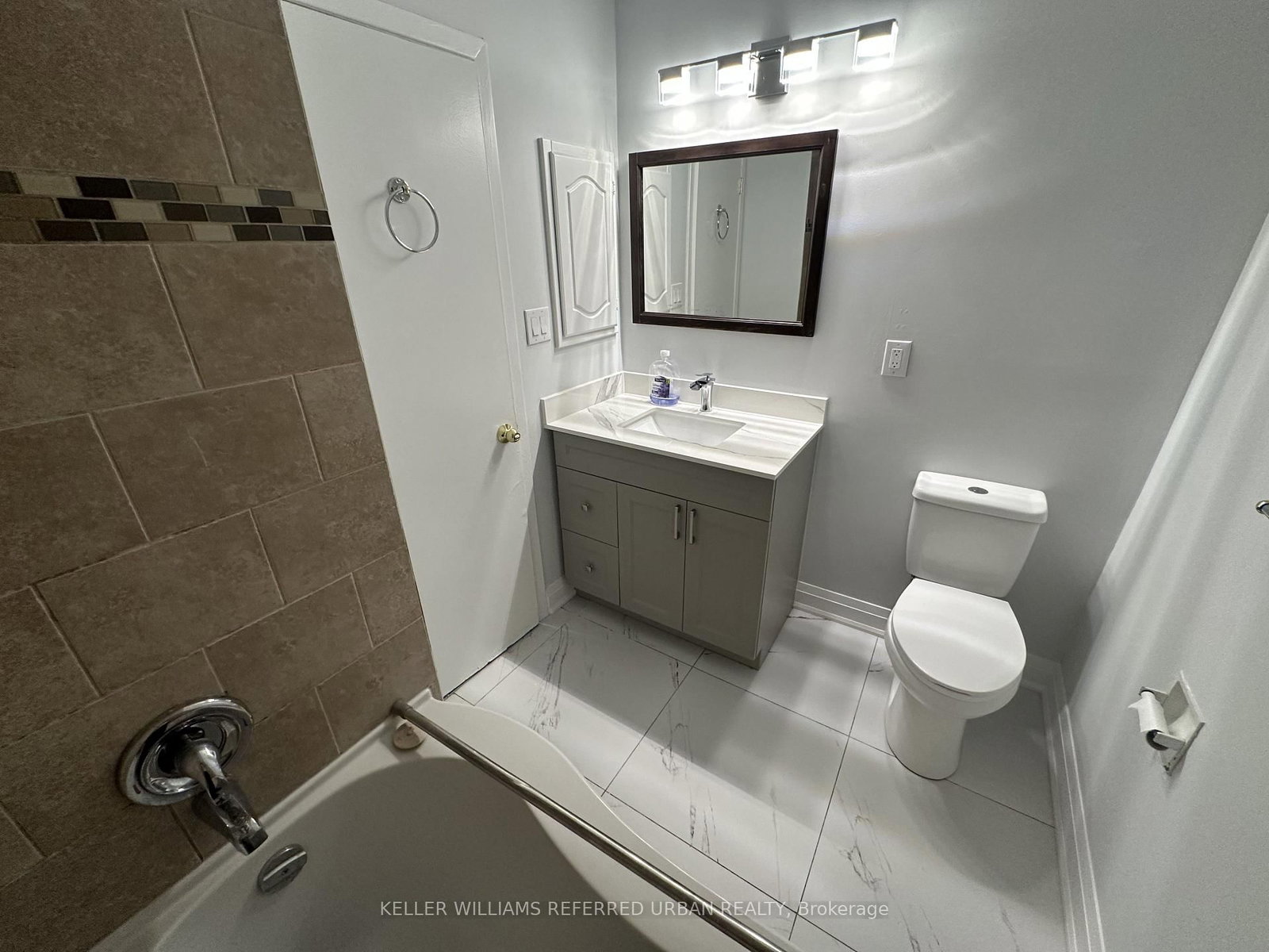36 Yucatan Toronto,ON M2H 2K8 — Photo 12