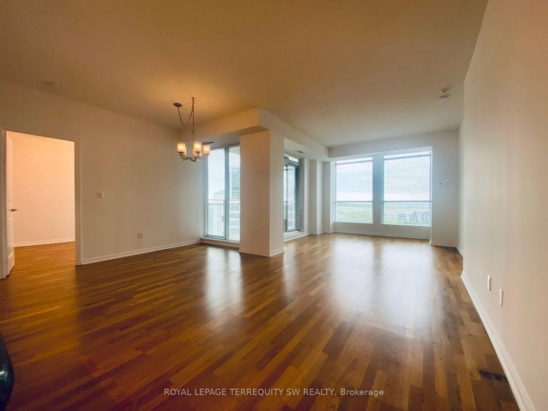 912 - 628 Fleet Street