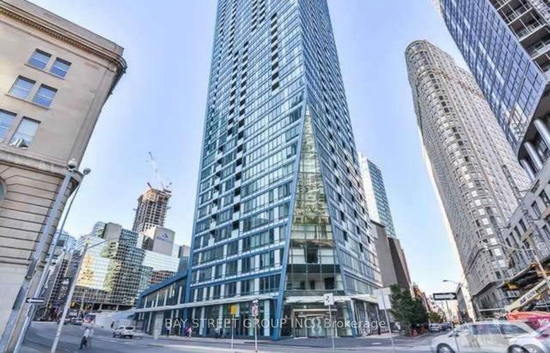 1601 - 8 The Esplanade Avenue