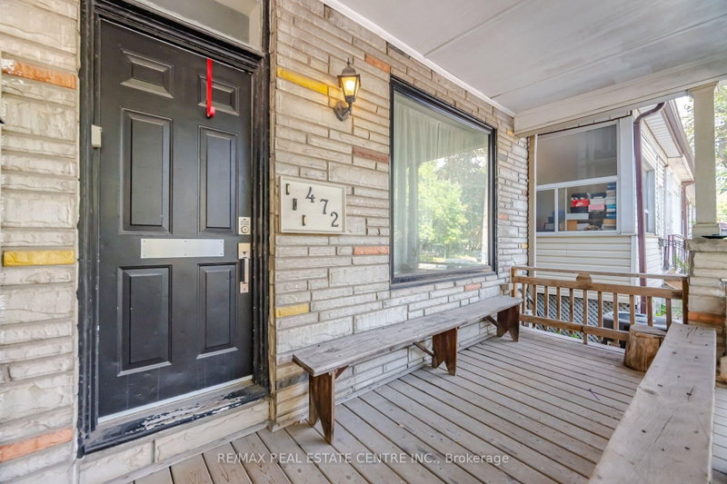 Upper - 472 Lansdowne Avenue