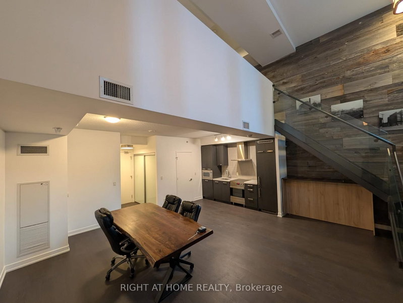 S115 - 455 Front Street E