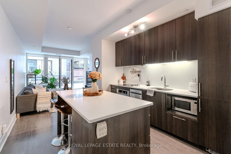 203 - 508 Wellington Street W