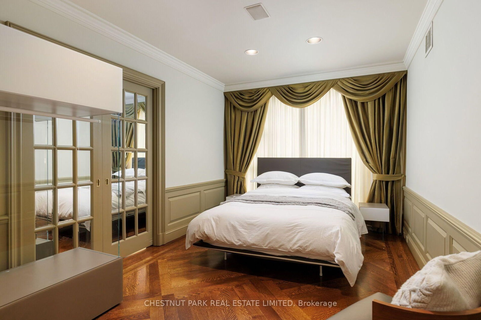 77 Avenue Road • #612 • Toronto, ON photo 27