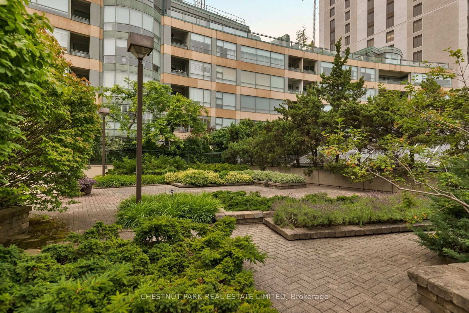77 Avenue Road • #612 • Toronto, ON photo 37