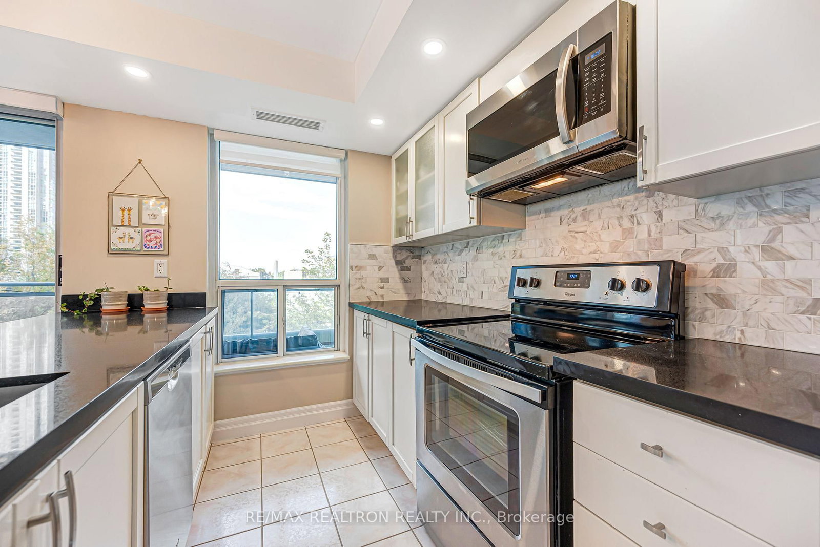 188 Doris Avenue • #515 • Toronto, ON photo 17