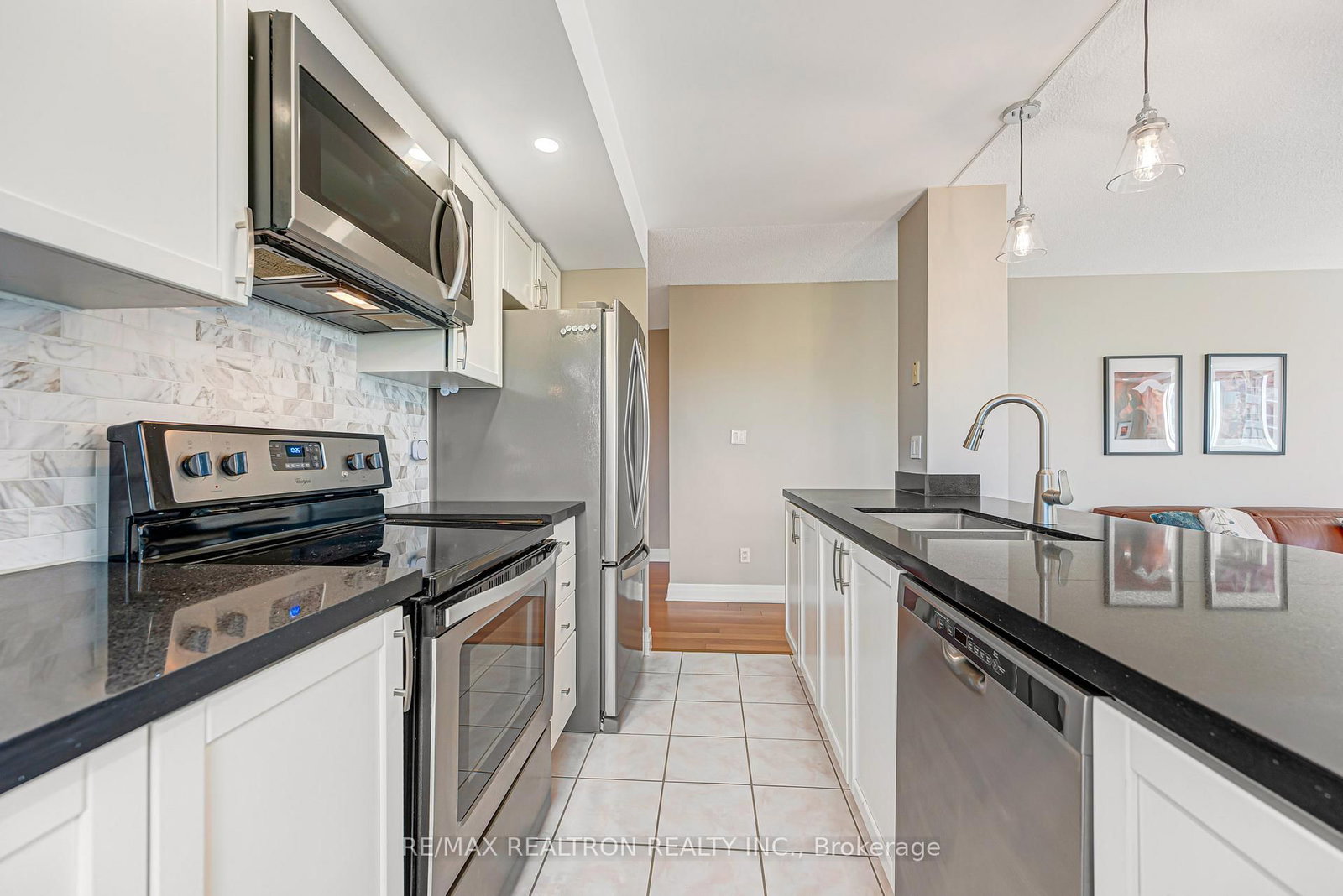 188 Doris Avenue • #515 • Toronto, ON photo 18