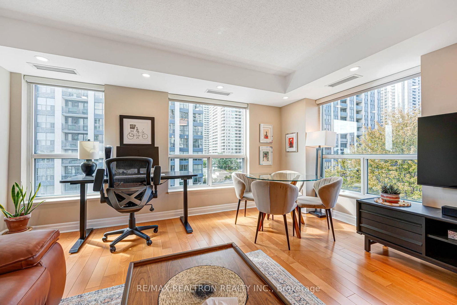 188 Doris Avenue • #515 • Toronto, ON photo 9