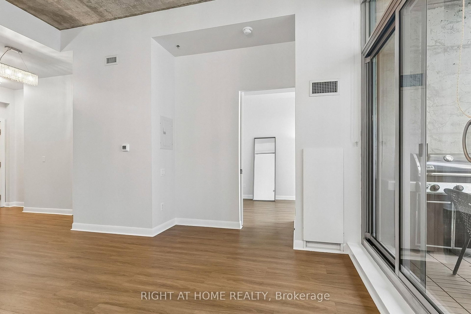375 King Street W • #1606 • Toronto, ON photo 5