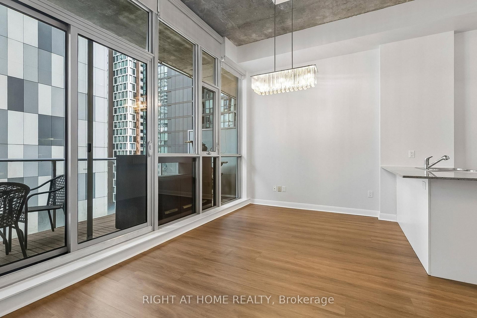 375 King Street W • #1606 • Toronto, ON photo 9