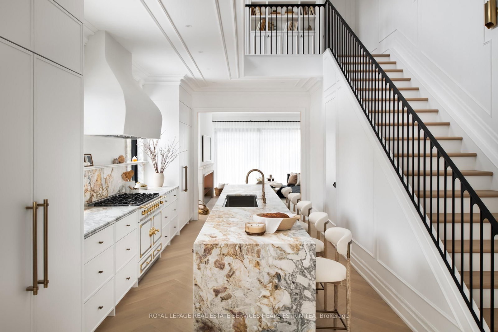 23 Lippincott Street • Toronto, ON photo 1