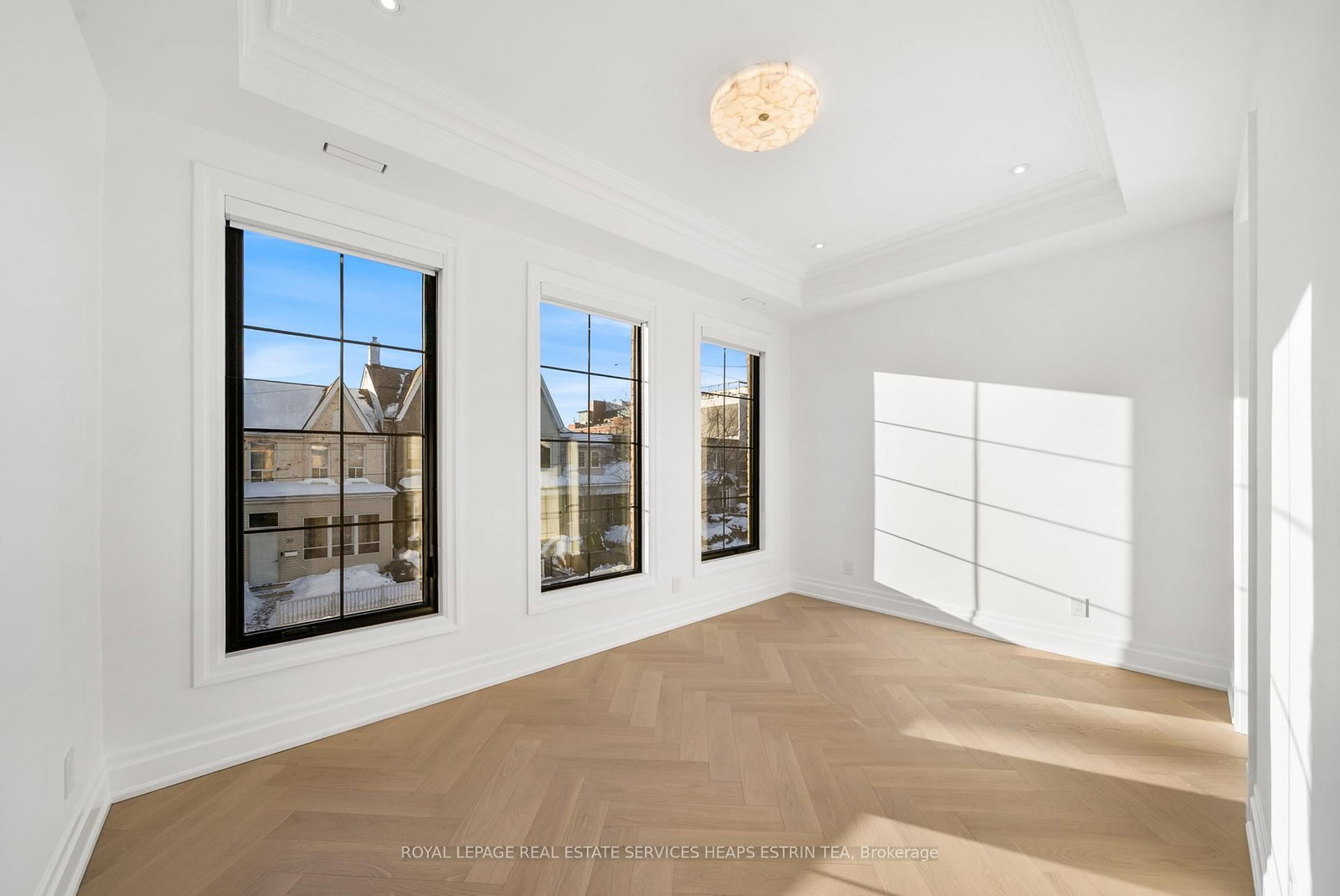 23 Lippincott Street • Toronto, ON photo 18