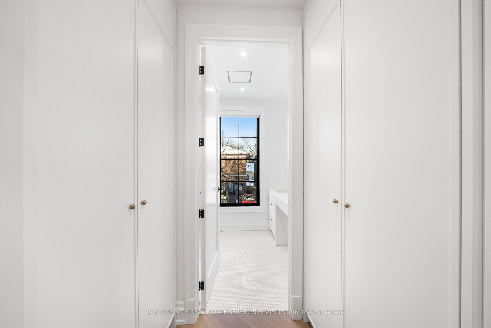 23 Lippincott Street • Toronto, ON photo 25
