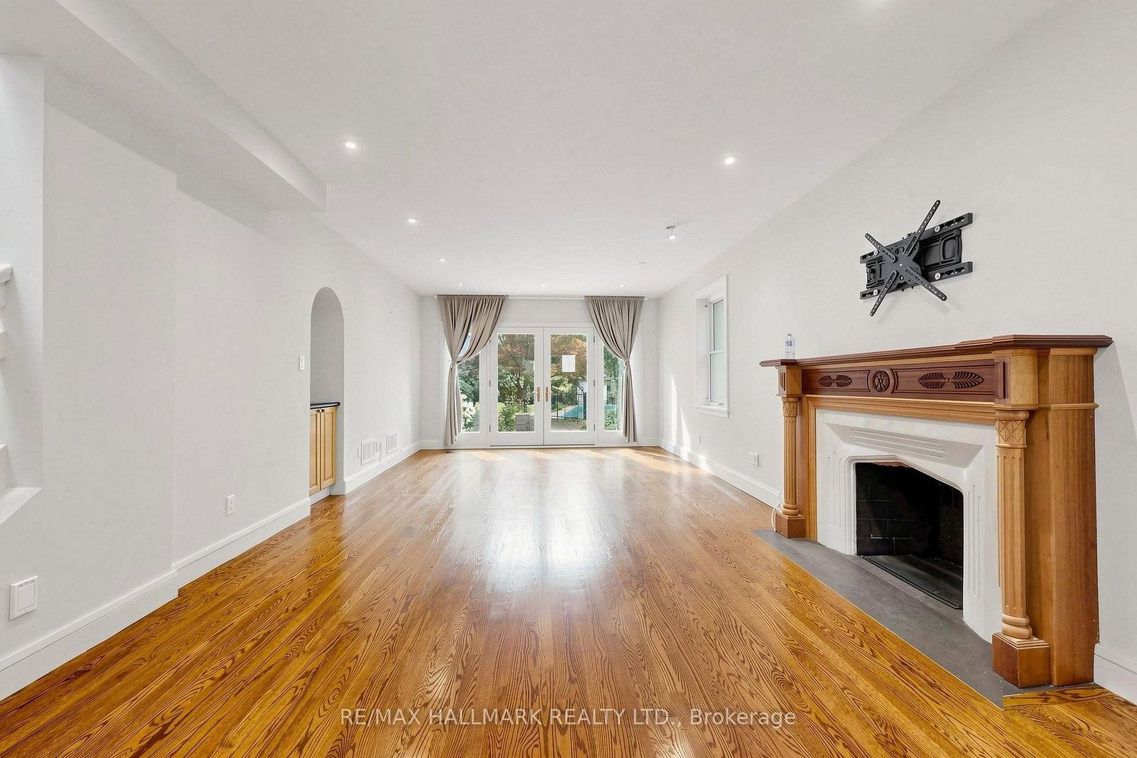 40 Donino Avenue • Toronto, ON photo 10