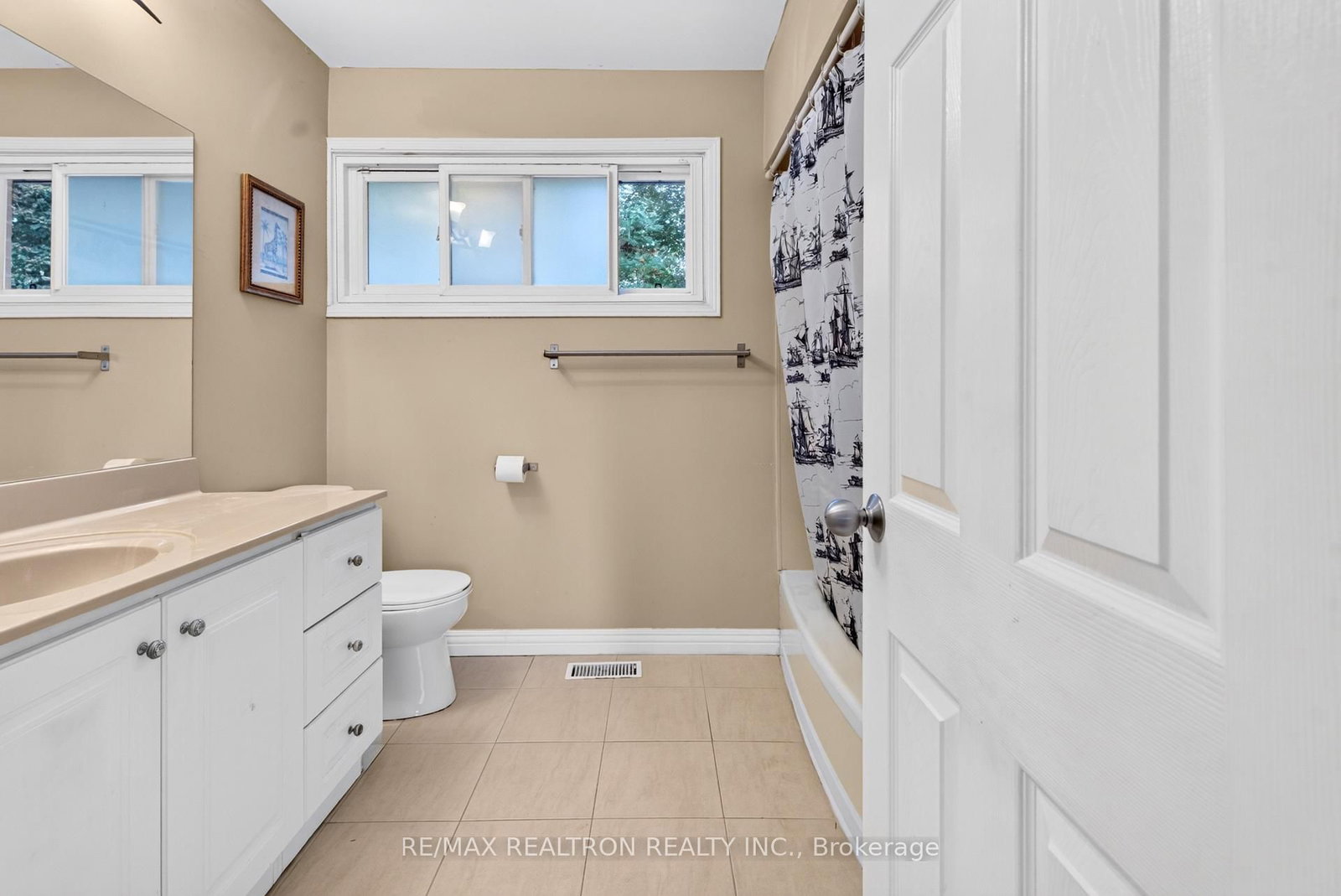 591 Cummer Avenue • Toronto, ON photo 17