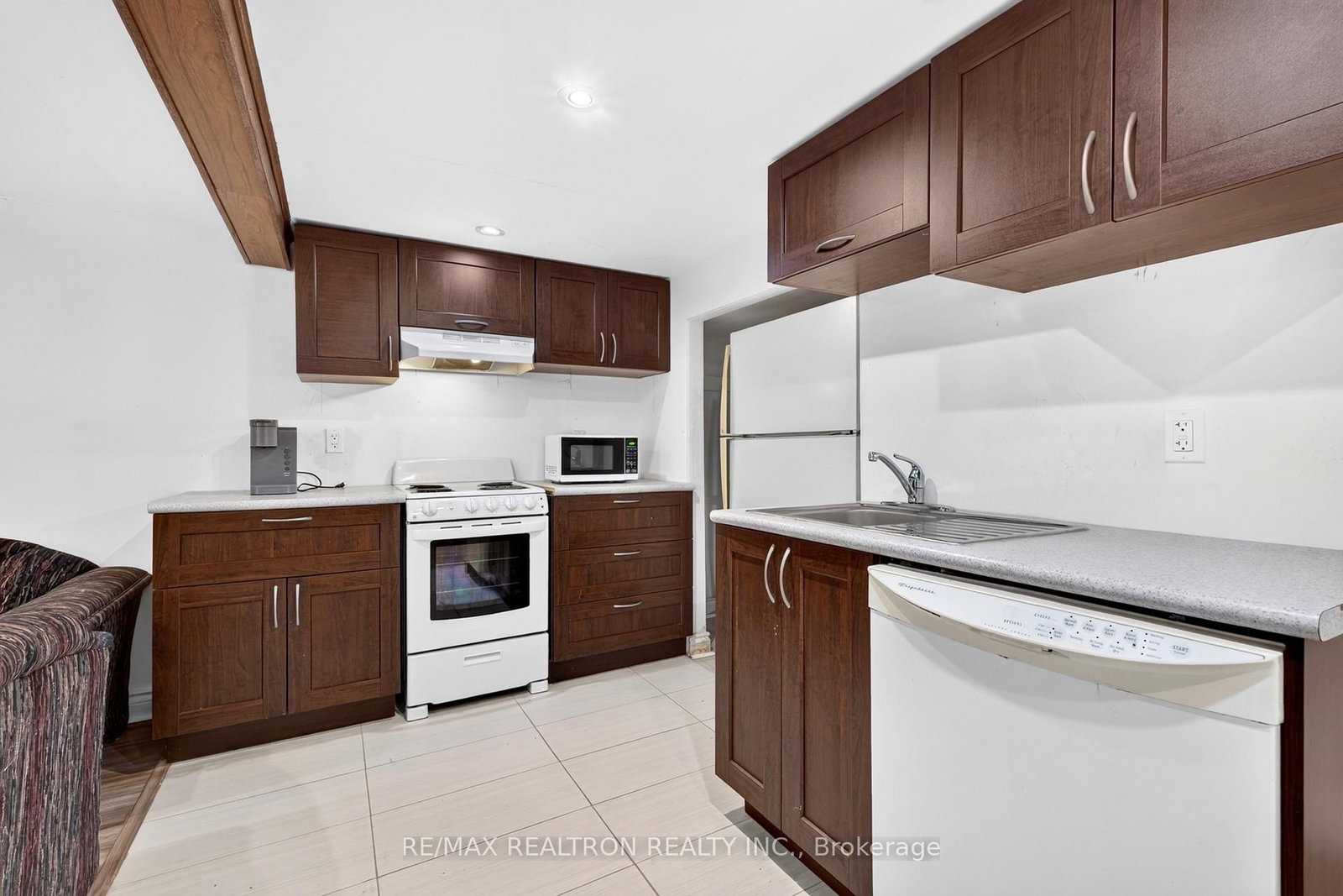 591 Cummer Avenue • Toronto, ON photo 23