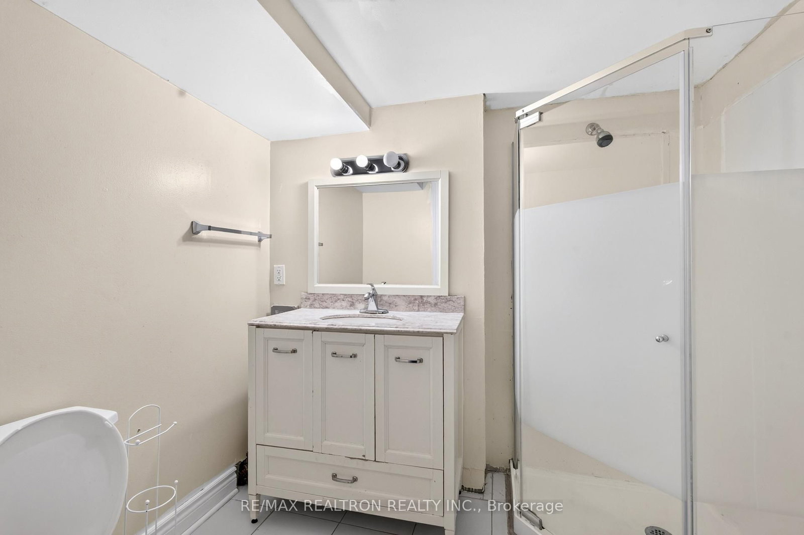 591 Cummer Avenue • Toronto, ON photo 26