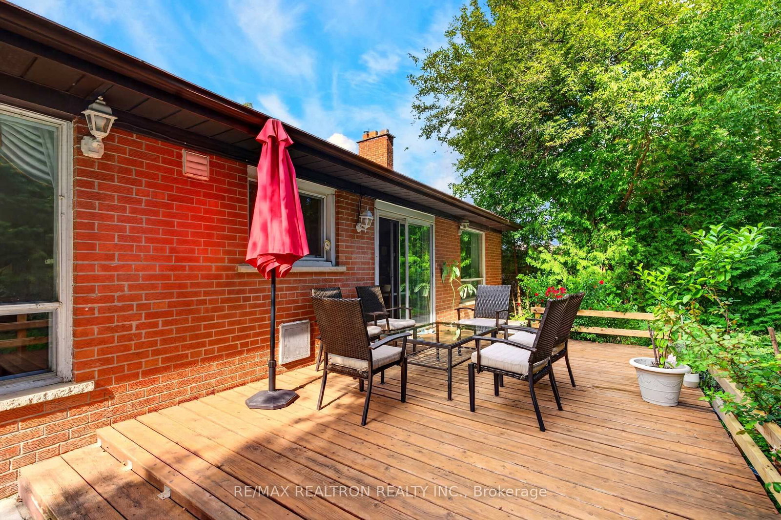 591 Cummer Avenue • Toronto, ON photo 31