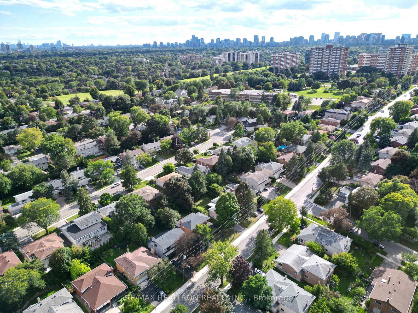 591 Cummer Avenue • Toronto, ON photo 32